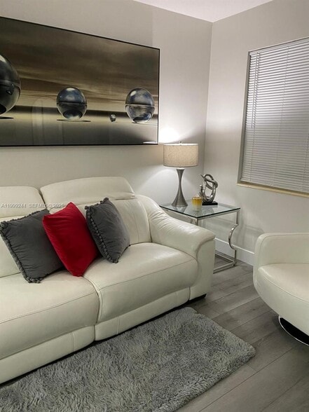 Building Photo - 434 Tamiami Blvd