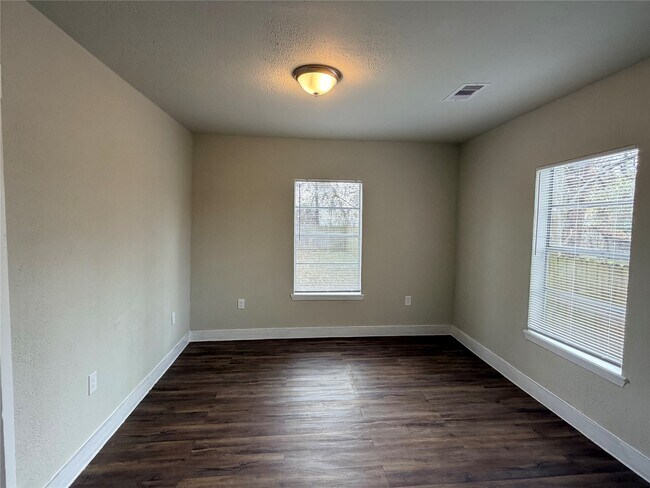 Building Photo - 2212 Semmes St