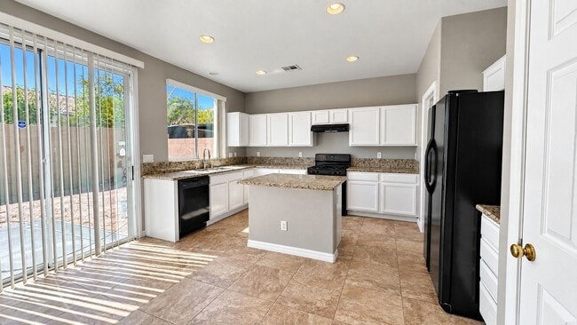 Building Photo - 7617 Pioneer Ranch Ave