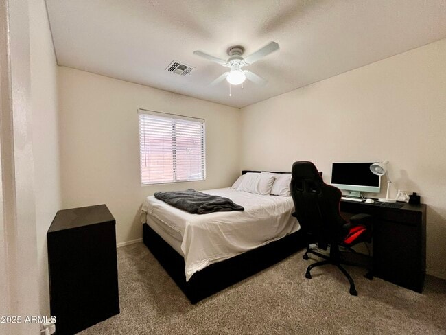 Building Photo - 1825 E Aloe Pl