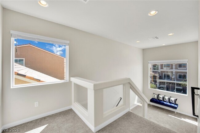 Building Photo - 9770 Hawk Crest St