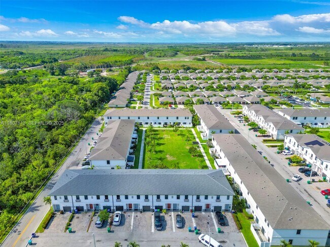 Building Photo - 617 SW 11th St