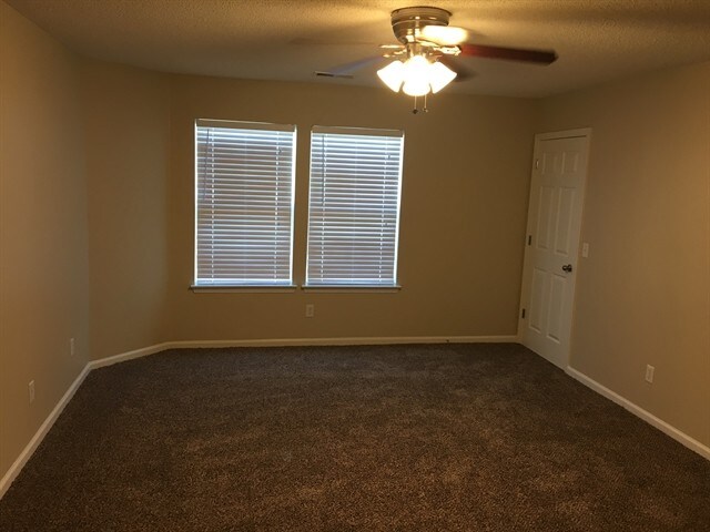 Building Photo - 1 Holly Springs Cir