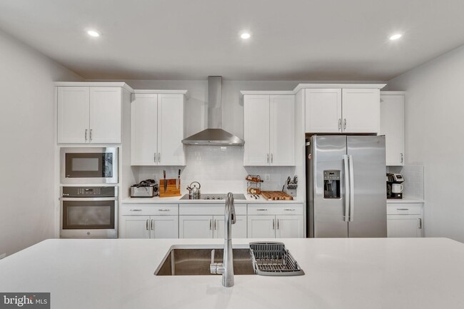 Building Photo - 41530 Fairwood Ct