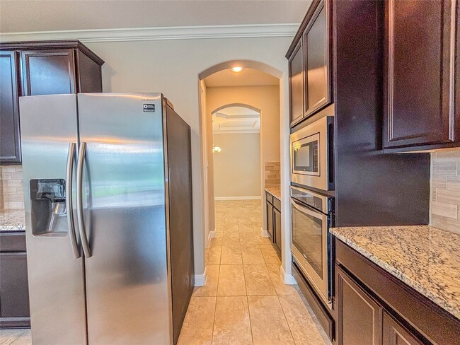 Building Photo - 25639 Kearsley Dr