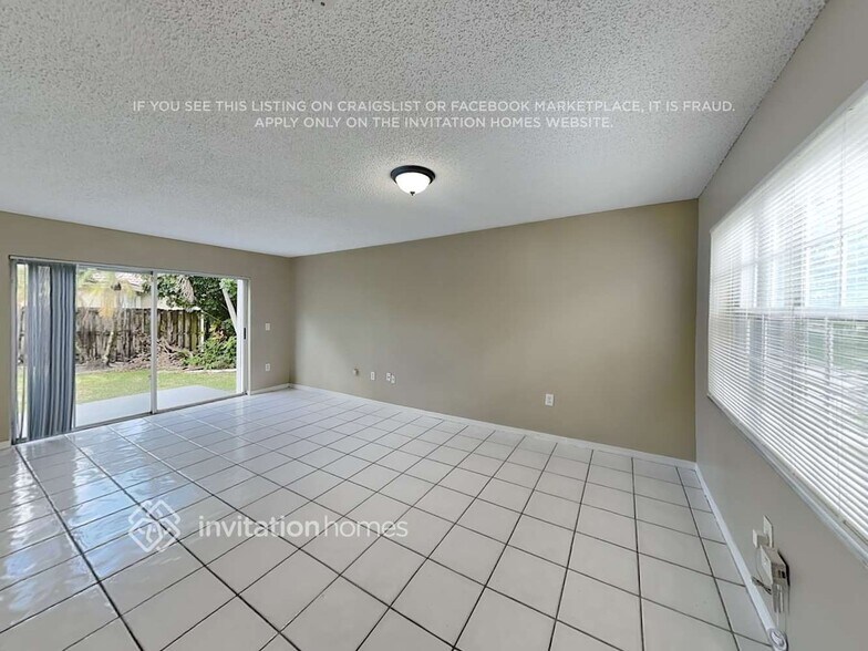 Building Photo - 2565 NW 80th Ave