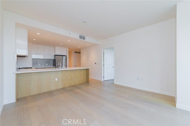 Building Photo - 400 S Broadway