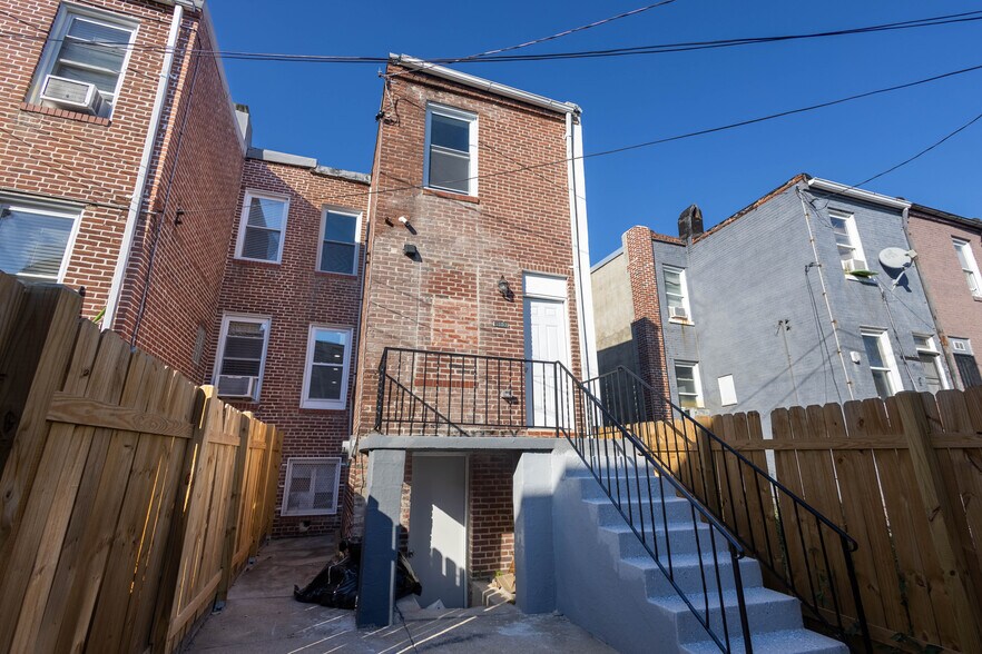 Building Photo - 3205 E Monument St