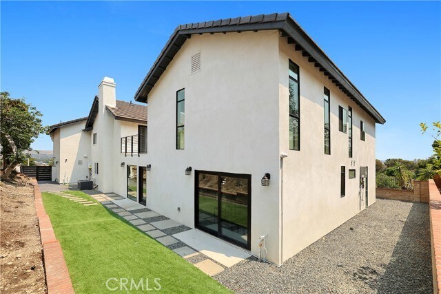 Building Photo - 17960 Cll Silvosa