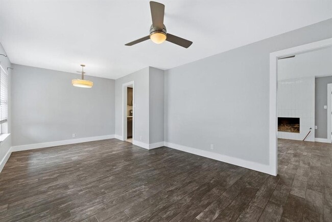 Building Photo - 3910 Hillside Dr