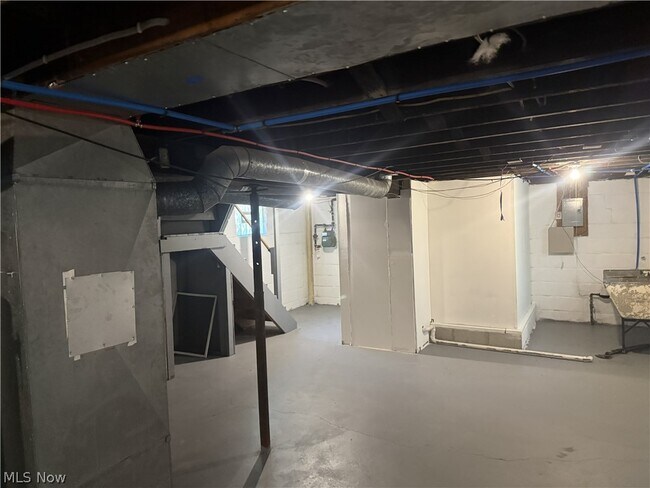 Building Photo - 958 Haynes St
