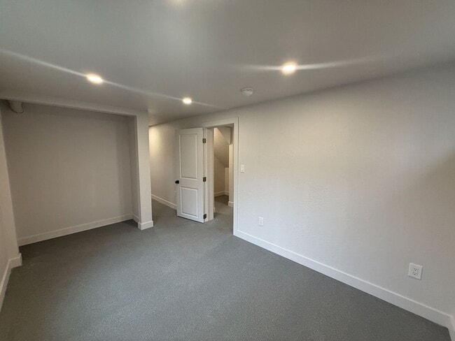 Building Photo - Immaculate FULL-REMODEL: 3 Bed 2 Bath Spokane Home w/ Brand New Everything!!