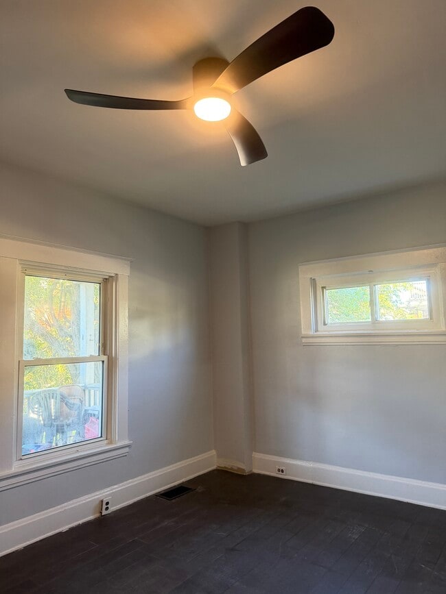 Building Photo - 3426 Woodburn Ave