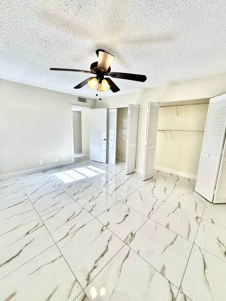 Building Photo - 4141 NW 90th Ave