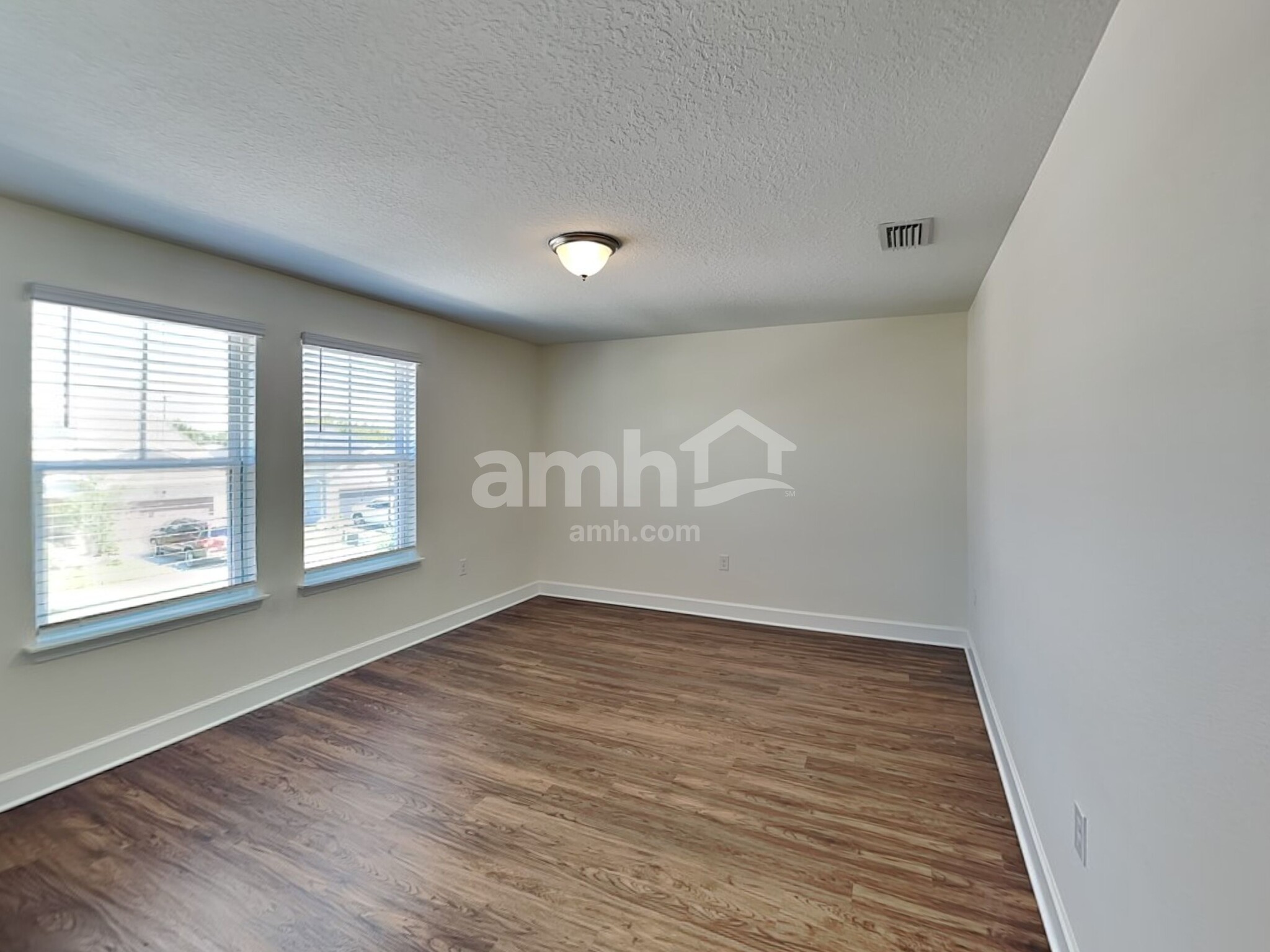 Building Photo - 528 Pine Terrace Dr