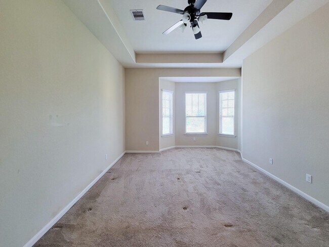 Building Photo - 12111 San Luca St