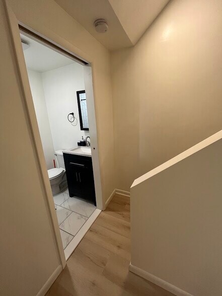 Building Photo - 9241 Pinenut Ct