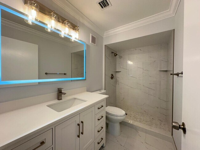 Building Photo - PGA National Beautiful 2 Bedroom 3 Bath Co...