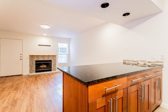 Building Photo - Beautiful and Cozy 1 Bedroom 1 Bathroom Ho...
