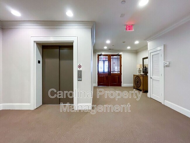 Building Photo - 518 Clarice Ave