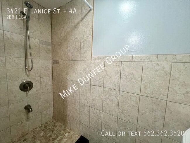 Building Photo - 3421 E Janice St