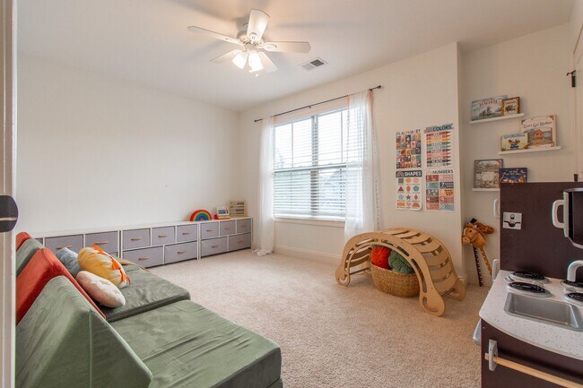 Building Photo - Beautiful 3 Bed/2.5 Bath Home with garage in Jonesborough