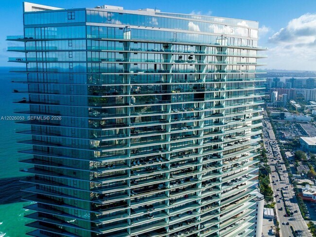 Building Photo - 18975 Collins Ave