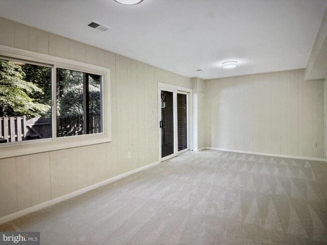 Building Photo - 3039 Mission Square Dr