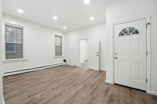Building Photo - 130 75th St