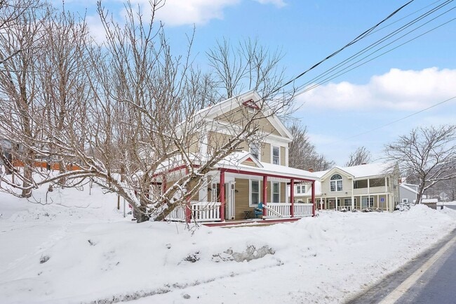 Building Photo - 11 Russell Rd