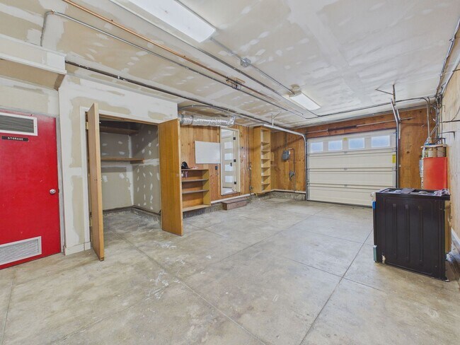 Building Photo - 58 Vale St