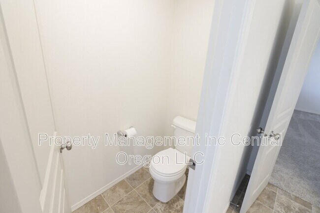 Building Photo - 3576 SW Pumice Ave