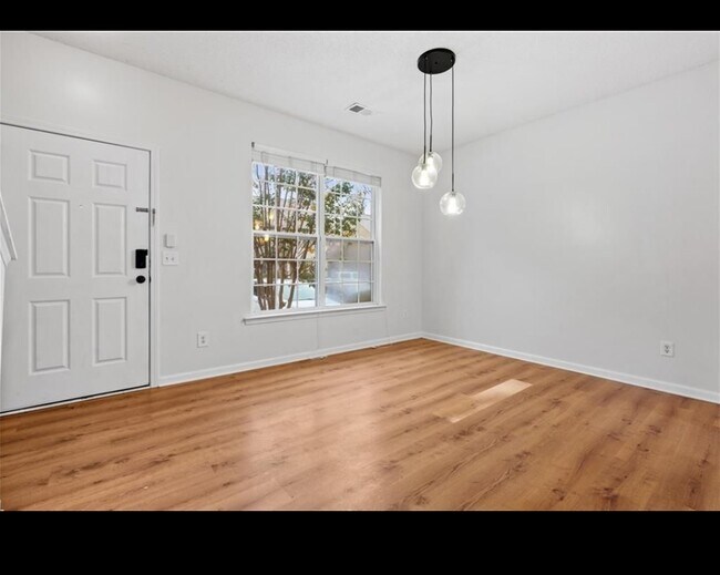 Building Photo - Bayrose Circle
