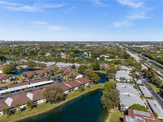 Building Photo - 500 Misty Pines Cir