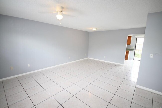 Building Photo - 3283 Oak Lake Pl