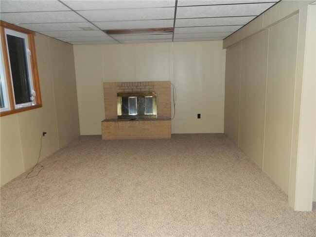 Building Photo - 209 Valley High Rd