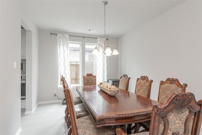 Building Photo - 11730 Twin Creeks Hill Dr