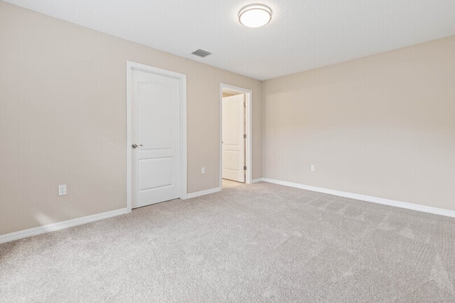 Building Photo - 5 Seabury Pl