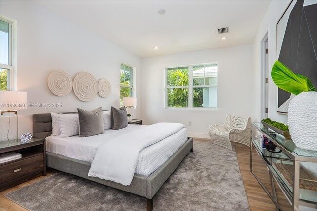 Building Photo - 3400 Ponce de Leon Blvd