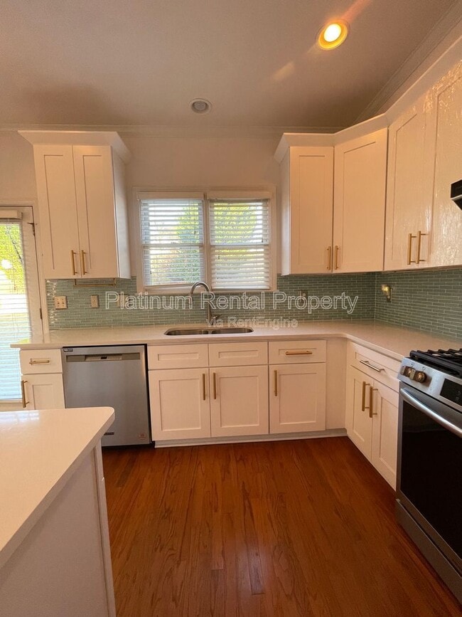 Building Photo - 2126 Malden Hill Dr