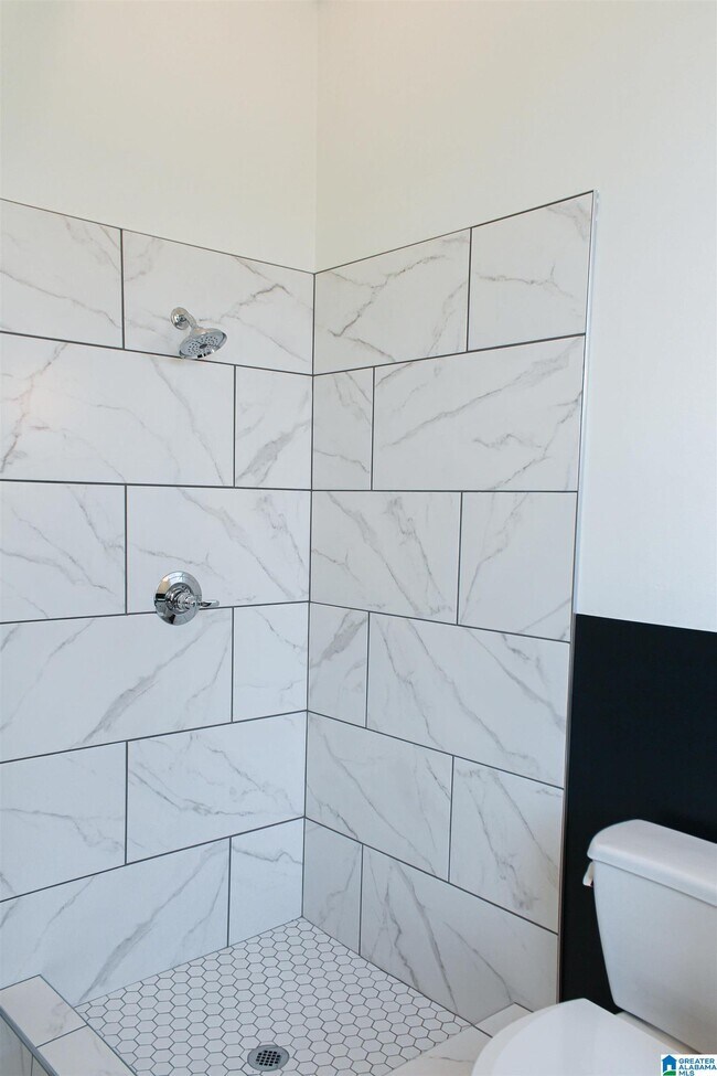 Building Photo - 1620 3rd Ave N