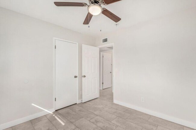 Building Photo - 4316 E Rose Marie Ln