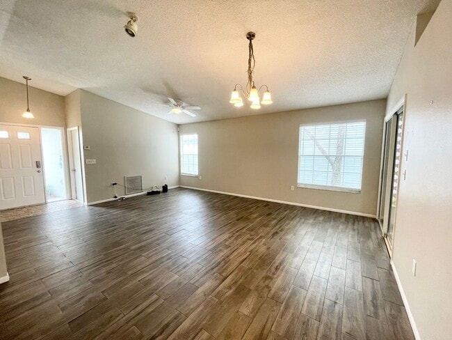 Building Photo - Two bedroom and two bathroom house with ac...