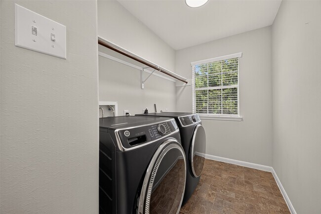 Building Photo - 25346 Barmby Dr