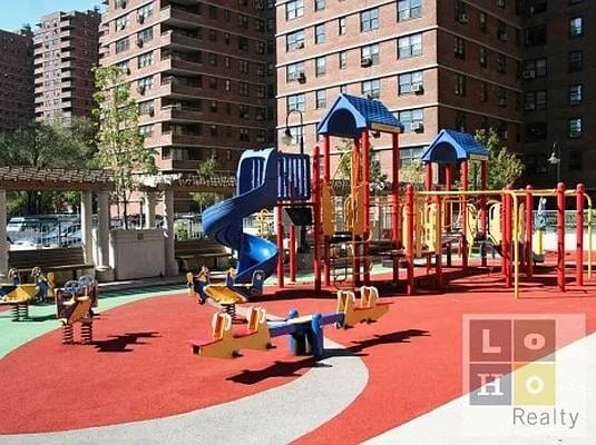 Building Photo - 210 E Broadway