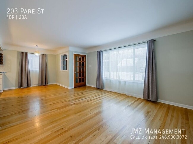 Building Photo - 203 Pare St