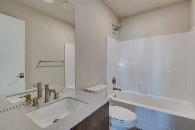 Building Photo - Stunning 4-Bedroom Home in Otani Gardens –...