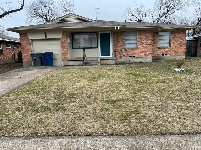 Building Photo - 9216 Freeport Dr