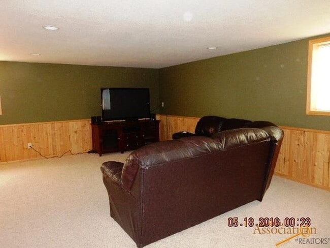 Building Photo - SPACIOUS | 3 BEDROOM | TOWNHOME | LOCATED IN AUBURN HILLS