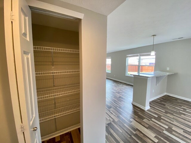 Building Photo - Fantastic 4 Bedroom, 2.5 Bath w/LOFT in Brookfield Place